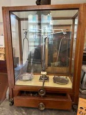 Antica bilancia da farmacia