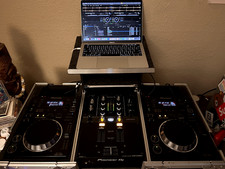 Pioneer CDJ-350 (x2) + Mixer