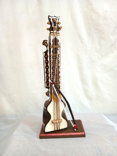 Strumenti musicali decorativi