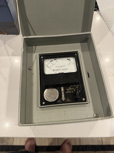 Vintage bulova accutron model - accutron,