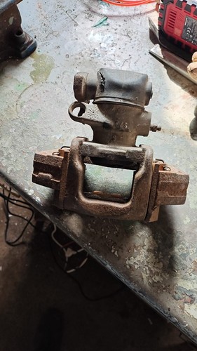 8239002 rear left caliper - rear,