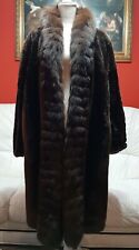 Pelliccia vera castoro lontrato colore marrone con bordi di volpe marrone