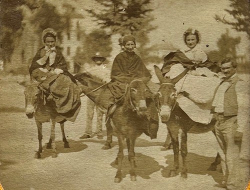 Tre donne passeggiata - donne, a