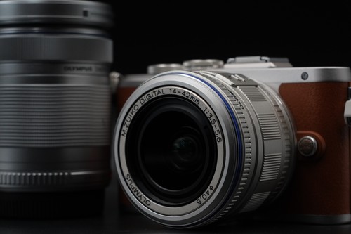Olympus pl8 mm 40 150 - 14-42, mm/40-150