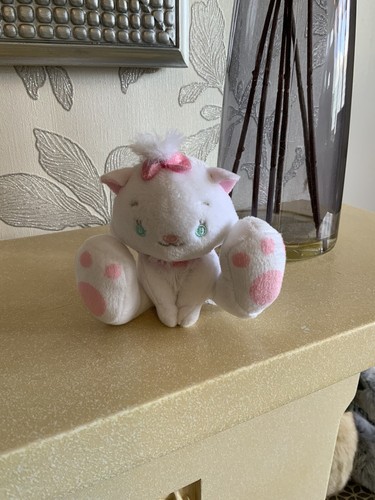 Disney store marie cat - disney,