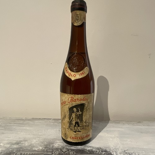 Vino rosso vintage - vintage, 1961