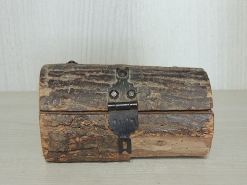 Vecchio cofanetto legno - vecchio,