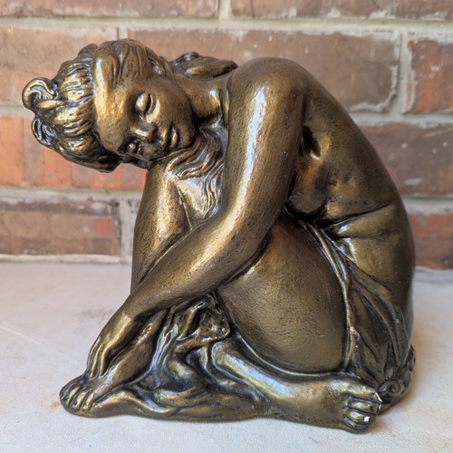 Statua statuina donna nuda