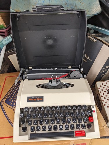 Macchina scrivere portatile - macchina,