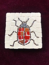 Scarabeo-mosaico, magnete da frigo 5x5cm, oro,ceramica e smalto