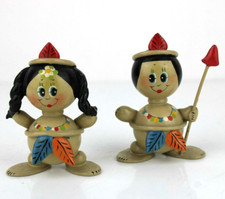 Due piccole statue - due,