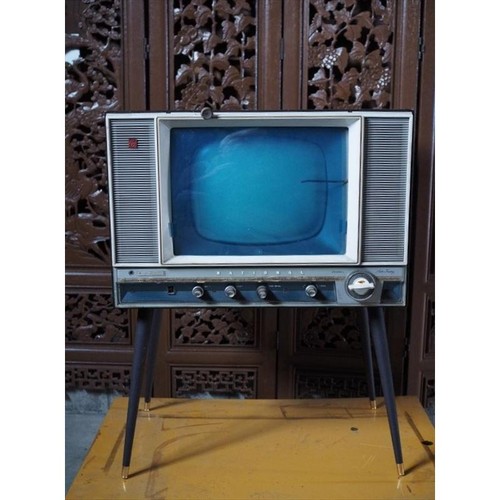 National retro taglia - tv,