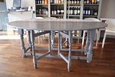 Tavolo ovale in legno massiccio con ante ripeghevoli + mobile  in legno