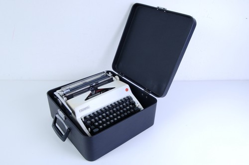 Macchina scrivere vintage - scrivere,