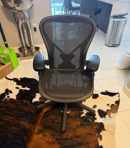 Authentic herman miller aeron - authentic,