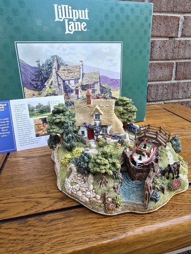 Lilliput lane flatford lock - lane,