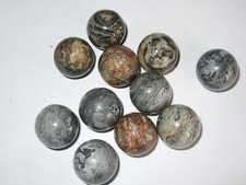 - Sfera Pietra