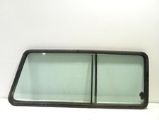 Vetro posteriore destro NISSAN