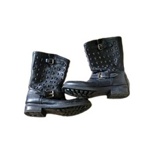 Stivali con borchie teschio in