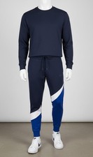 Nike Sportswear Swoosh Tech