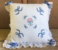 Romantico Cuscino Ricamato a