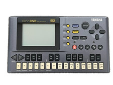 YAMAHA QY22 con adattatore CA