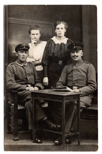 Foto cartolina soldati donne