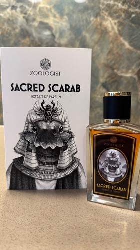 Sacro scarabeo zoologo profumi - scarabeo,