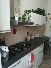 Vendo cucina ikea praticamente nuova bianco lucido. Misure 2.46 + 2.12 mt 