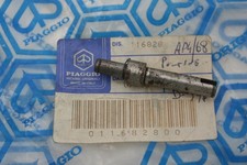 Spark plug shaft distributor