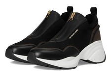 Woman's Sneakers & Athletic