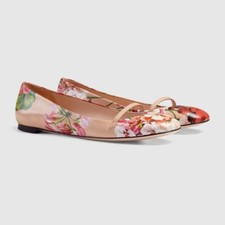 NIB New Gucci Calfskin Blooms