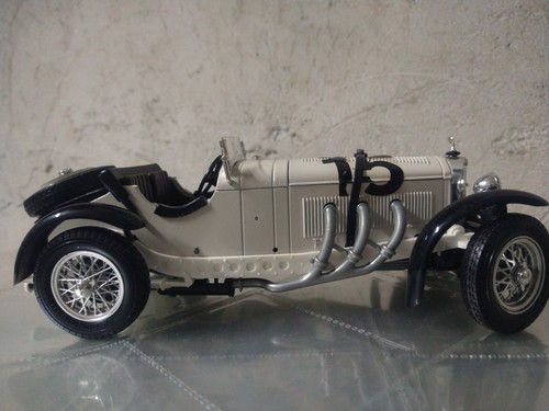 Bburago metal kit mercedes - bburago,