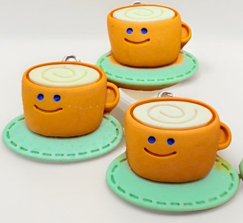 Carino ciondoli latte - , in