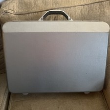 Olympus custodia rigida vuota