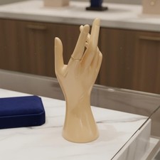Mano Porta Anelli Leggero