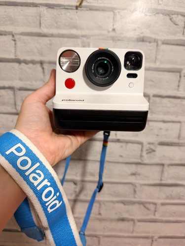 Polaroid now gen - gen, retro