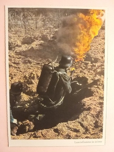 Militari lanciafiamme in - -,