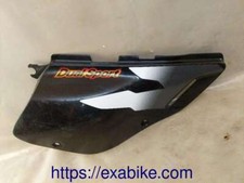 cache lateral droit pour