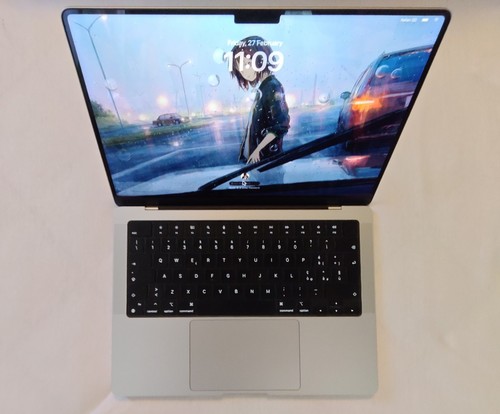 Macbook pro 18gb - 14",