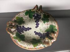 Portafrutta in ceramica personalizzata con grappoli di uva e foglie nuovo.
