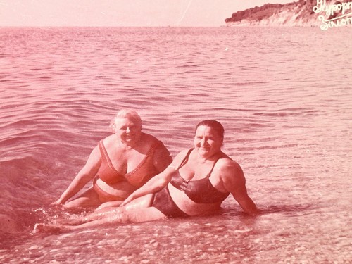 Due bikini donna curvy - , 1985
