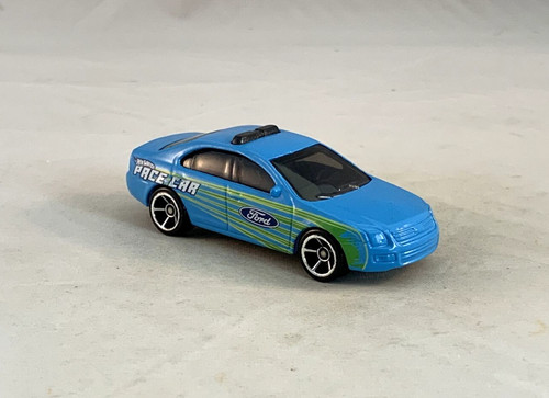 Hot wheels ford - fusion, pace