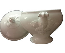 Zuppiera antica in ceramica