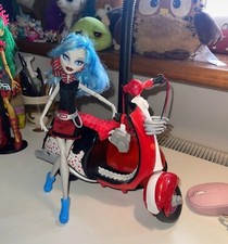 MONSTER HIGH – MOTO SCOOTER + bambola GHOULIA Scaris City of Frights
