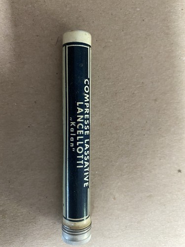 Vecchia scatola medicine - vecchia,