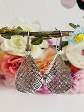 Orecchini Goccia Traforata In Argento