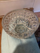 Ciotola con piedistallo in