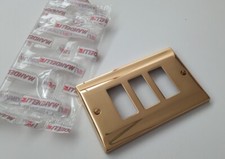 Mandelli Placca in ottone colore ORO LUCIDO per serie Vimar 8000 tre fori