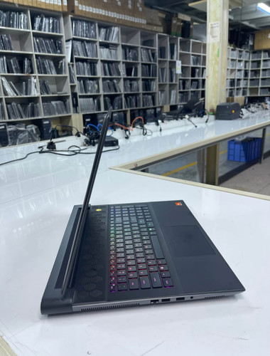 Alienware m18 480hz - m18, r1